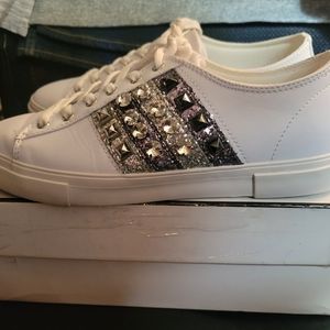 Guess Gally White Sneaker Sz 9.5